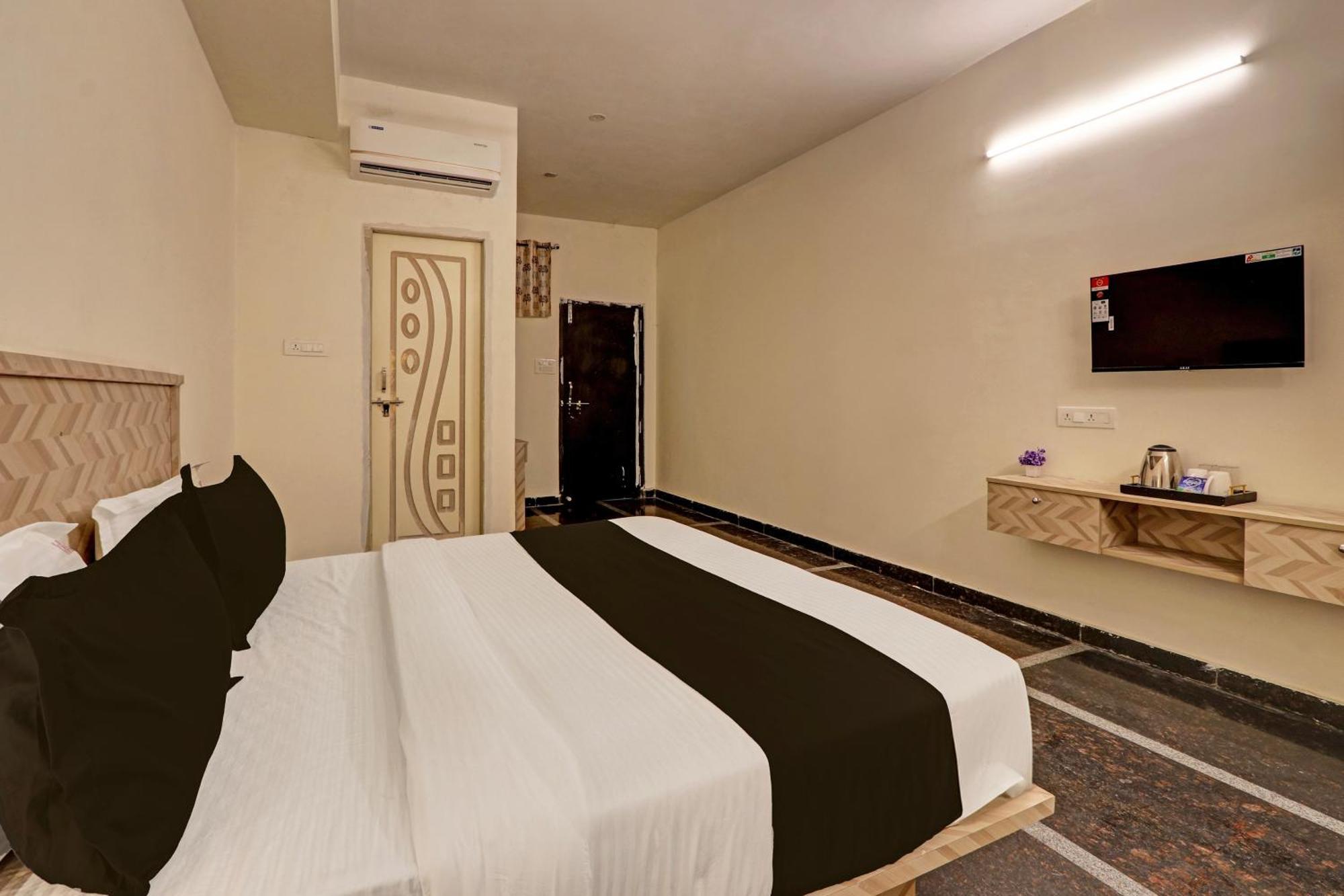 Hotel O Living Tree